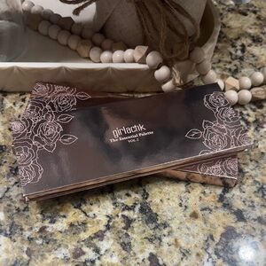 Girlactik The Essential Palette Vol. 2 - Brown and Cream Eyeshadow